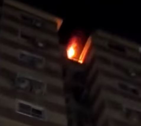السيطرة على حريق شقة سكنية مجاورة لفرست مول بفيصل