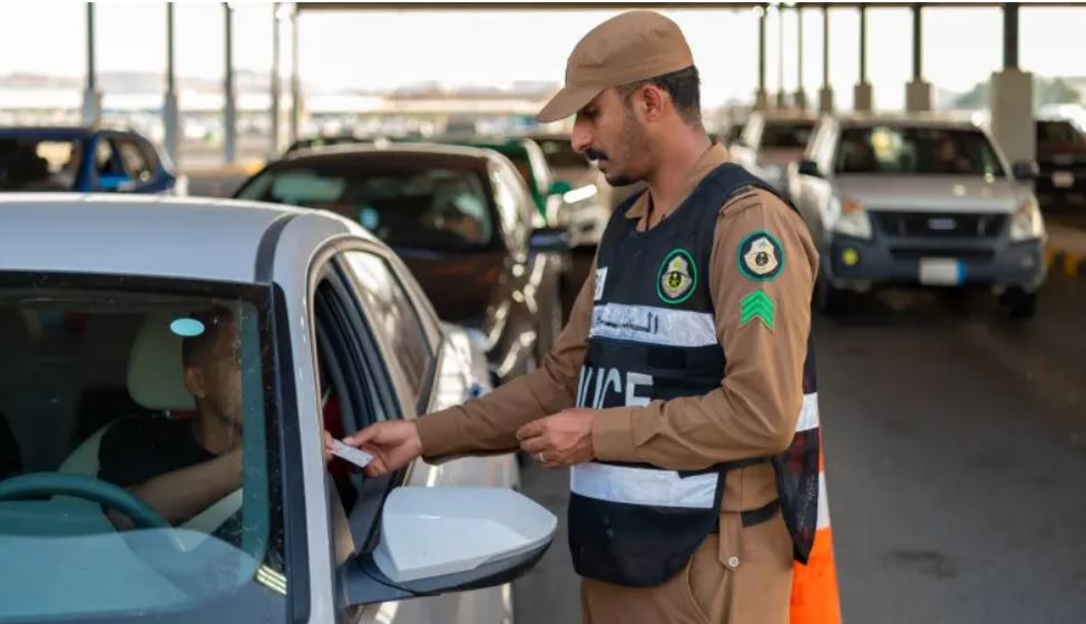 المخالفات المرورية في السعودية 2025.. كيفية الاستعلام وسداد الغرامات عبر أبشر المخالفات المرورية في السعودية 2025.. كيفية الاستعلام وسداد الغرامات عبر أبشر