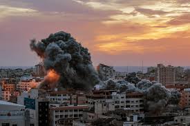 استشهاد 13 فلسطينيا بسلسلة غارات إسرائيلية على غزة