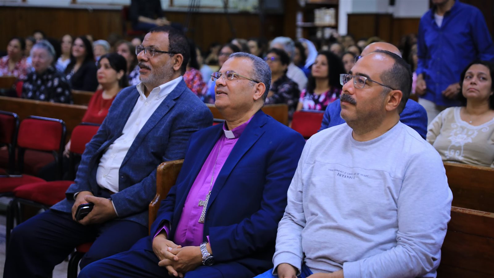 رئيس الطائفة الإنجيلية يشارك شعب الكنيسة الإنجيلية بعين شمس احتفال خميس العهد رئيس الطائفة الإنجيلية يشارك شعب الكنيسة الإنجيلية بعين شمس احتفال خميس العهد