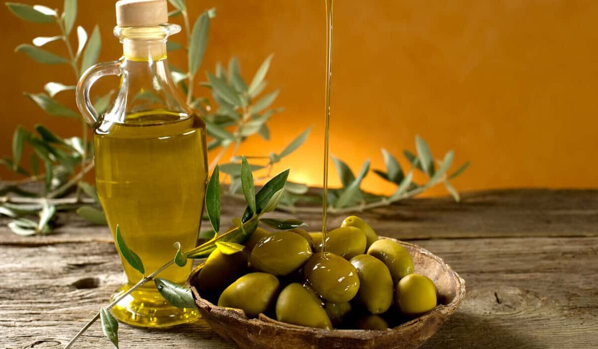 أسعار زيت الزيتون في الأسواق الآن.. تراجع محدود وهذه أهم الأسباب أسعار زيت الزيتون في الأسواق الآن.. تراجع محدود وهذه أهم الأسباب
