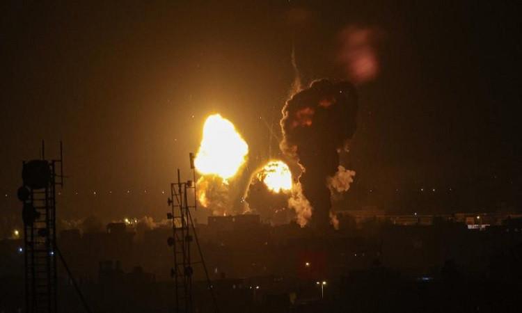11 شهيدا بقصف الاحتلال منزلا شمال قطاع غزة 11 شهيدا بقصف الاحتلال منزلا شمال قطاع غزة