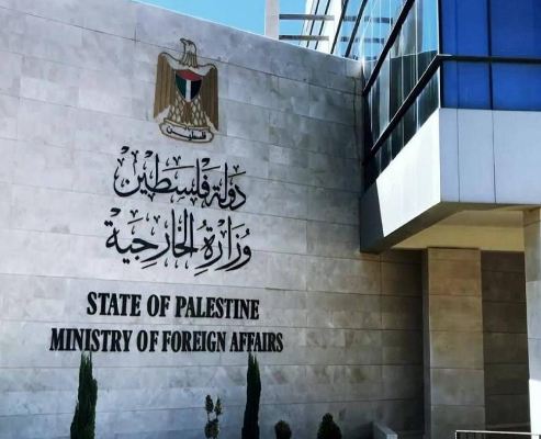 الخارجية الفلسطينية تطالب بفرض عقوبات دولية رادعة على مجموعات المستعمرين