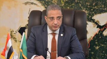 محافظ الفيوم يوقع بروتوكولا لتنمية بحيرة قارون