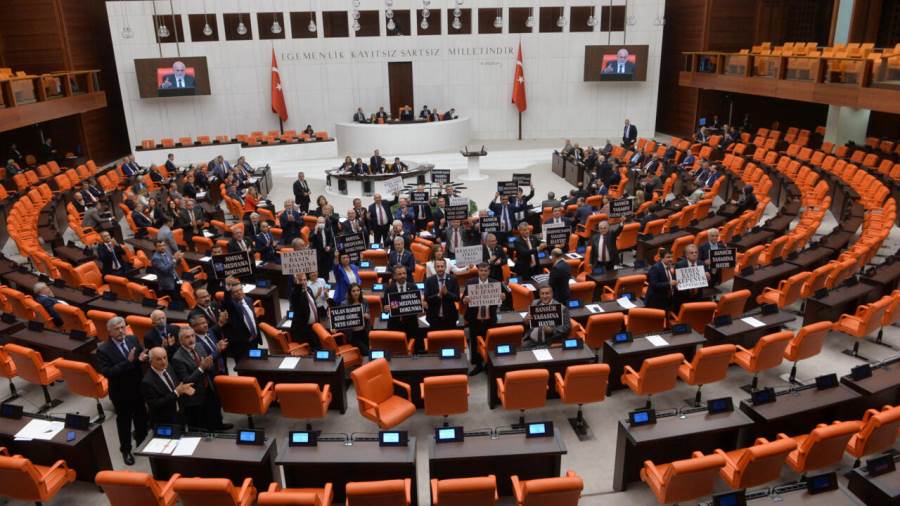 إسطنبول تستضيف الجمعة المقبلة اجتماعا لممثلي 13 برلمانا دعما لفلسطين إسطنبول تستضيف الجمعة المقبلة اجتماعا لممثلي 13 برلمانا دعما لفلسطين