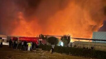نشوب حريق هائل فى مصنع أخشاب بالشرابية