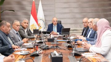 وزير الري يتابع حالة الاستعداد لفترة أقصى الاحتياجات المائية