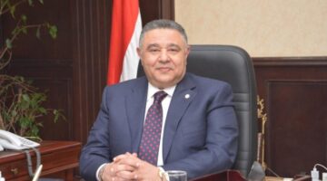 محافظ البحر الأحمر يستعرض المقومات السياحية خلال معرض سوق السفر العربي بدبي