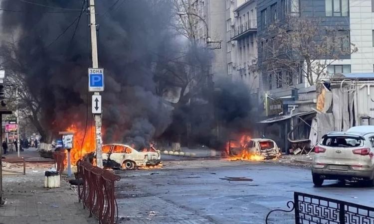 مقتل 3 أشخاص على الأقل جراء هجمات روسية في منطقة دونيتسك بأوكرانيا مقتل 3 أشخاص على الأقل جراء هجمات روسية في منطقة دونيتسك بأوكرانيا