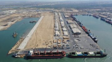 النقل: جاري تنفيذ أعمال البنية الفوقية لمحطة حاويات تحيا مصر 1 بميناء دمياط