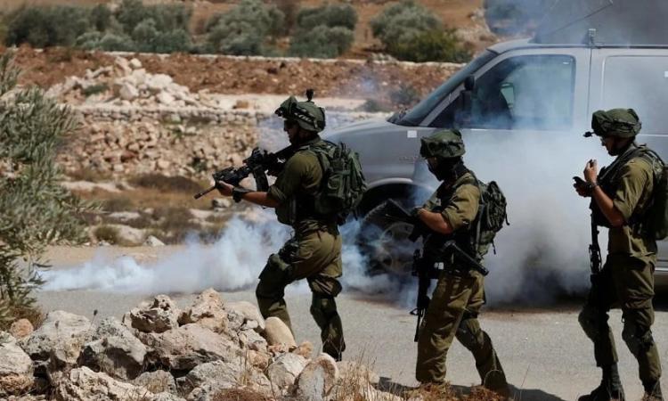 إصابة 6 فلسطينين برصاص قوات الاحتلال خلال اقتحام مخيم بلاطة في الضفة الغربية إصابة 6 فلسطينين برصاص قوات الاحتلال خلال اقتحام مخيم بلاطة في الضفة الغربية