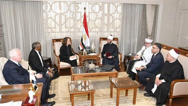 "الأزهري" يستقبل وفدًا رفيع المستوى من منظمة كنائس من أجل السلام "الأزهري" يستقبل وفدًا رفيع المستوى من منظمة كنائس من أجل السلام