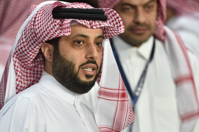 تركي آل شيخ ينعى شقيق جده حسن بن عبد الرحمن تركي آل شيخ ينعى شقيق جده حسن بن عبد الرحمن