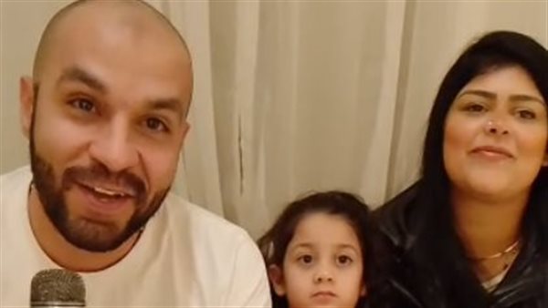 أسرة الصغيرة صاحبة الصورة التذكارية مع السيسي وماكرون في خان الخليلي: موقف مفاجئ وعفوي | بث مباشر أسرة الصغيرة صاحبة الصورة التذكارية مع السيسي وماكرون في خان الخليلي: موقف مفاجئ وعفوي | بث مباشر