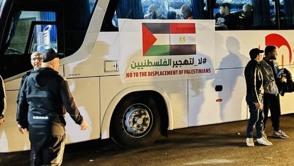 تضامنا مع الشعب الفلسطيني.. آلاف المصريين أمام معبر رفح لرفض التهجير تضامنا مع الشعب الفلسطيني.. آلاف المصريين أمام معبر رفح لرفض التهجير