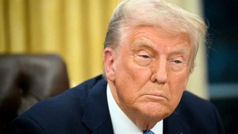 ترامب يطرح نفسه وسيطا لـ”حل” التوترات المتصاعدة بين إسرائيل وتركيا بشأن معركة النفوذ في سوريا.. ونتنياهو قلق ترامب يطرح نفسه وسيطا لـ”حل” التوترات المتصاعدة بين إسرائيل وتركيا بشأن معركة النفوذ في سوريا.. ونتنياهو قلق