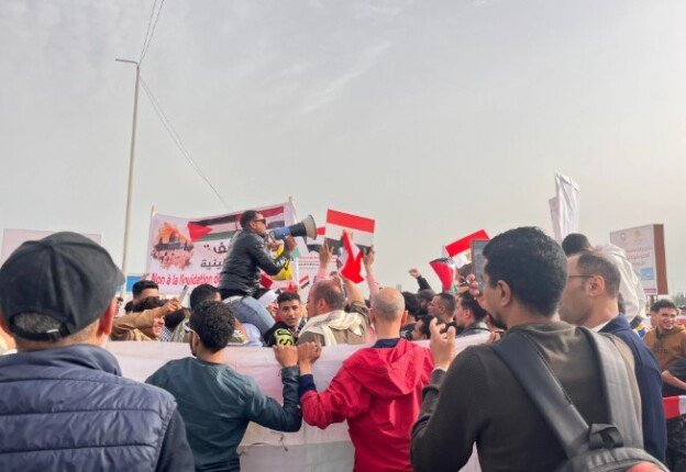 آلاف المصريين من العريش يعلنون رفضهم تهجير الفلسطينيين.. فيديو وصور