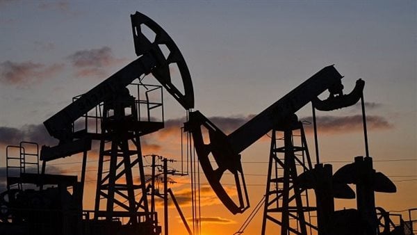 النفط يرتفع بأكثر من 1% بعد تراجع بفعل الرسوم الجمركية الأمريكية النفط يرتفع بأكثر من 1% بعد تراجع بفعل الرسوم الجمركية الأمريكية