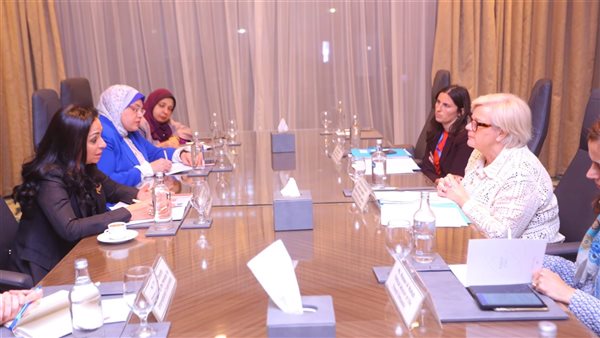 مايا مرسي تلتقي وزيرة العمل والصحة والتضامن وشئون العائلة الفرنسية مايا مرسي تلتقي وزيرة العمل والصحة والتضامن وشئون العائلة الفرنسية