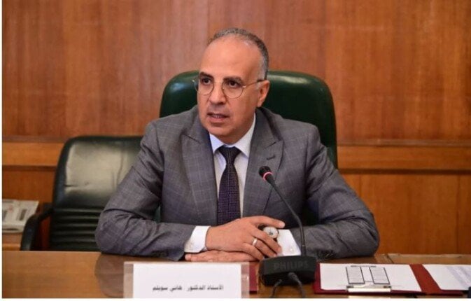 وزير الري يًُتابع أعمال صيانة 1363 منشأة للحماية من أخطار السيول بـ4 محافظات وزير الري يًُتابع أعمال صيانة 1363 منشأة للحماية من أخطار السيول بـ4 محافظات