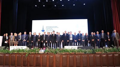 وزيرا التعليم العالي المصري والفرنسي يشهدان توقيع 42 بروتوكول تعاون بين الجامعات المصرية والفرنسية وزيرا التعليم العالي المصري والفرنسي يشهدان توقيع 42 بروتوكول تعاون بين الجامعات المصرية والفرنسية