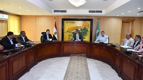 محافظ الفيوم يشدد على سرعة الانتهاء من ملفات تقنين الأراضي محافظ الفيوم يشدد على سرعة الانتهاء من ملفات تقنين الأراضي