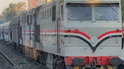 حادث أليم في قنا.. وفاة شابين جراء دهسهما بواسطة قطار بسبب مزلقان غير قانوني.