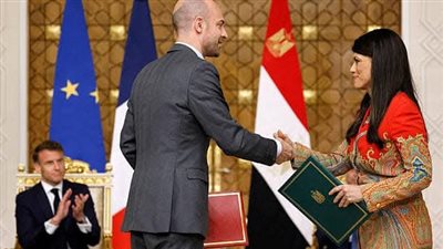 مصر وفرنسا والاتحاد الأوروبي يوقعون 9 اتفاقيات تمويلات لتنفيذ مشروعات بمعالجة المياه والصرف والطاقة المتجددة والسكك الحديدية مصر وفرنسا والاتحاد الأوروبي يوقعون 9 اتفاقيات تمويلات لتنفيذ مشروعات بمعالجة المياه والصرف والطاقة المتجددة والسكك الحديدية