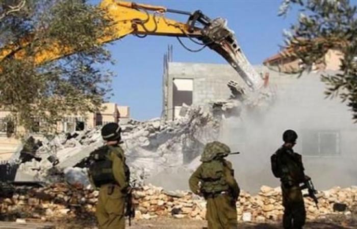 الاحتلال الإسرائيلي يقتحم مخيم شعفاط بالقدس ويداهم مدارس ومنازل