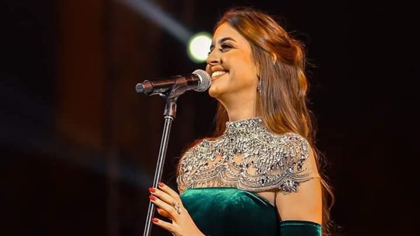 بعد تصدرها التريند بسبب زيارة ماكرون.. من هي فرح الديباني؟ بعد تصدرها التريند بسبب زيارة ماكرون.. من هي فرح الديباني؟