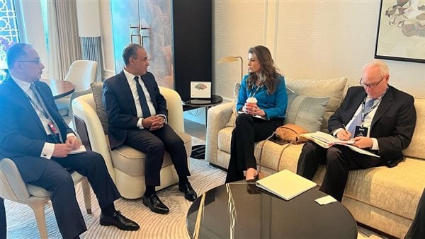 عقب اجتماع وزير الخارجية مع نائبة المبعوث الأمريكي في أبو ظبي.. إعلام عبري: لقاء مهم ودقيق عقب اجتماع وزير الخارجية مع نائبة المبعوث الأمريكي في أبو ظبي.. إعلام عبري: لقاء مهم ودقيق