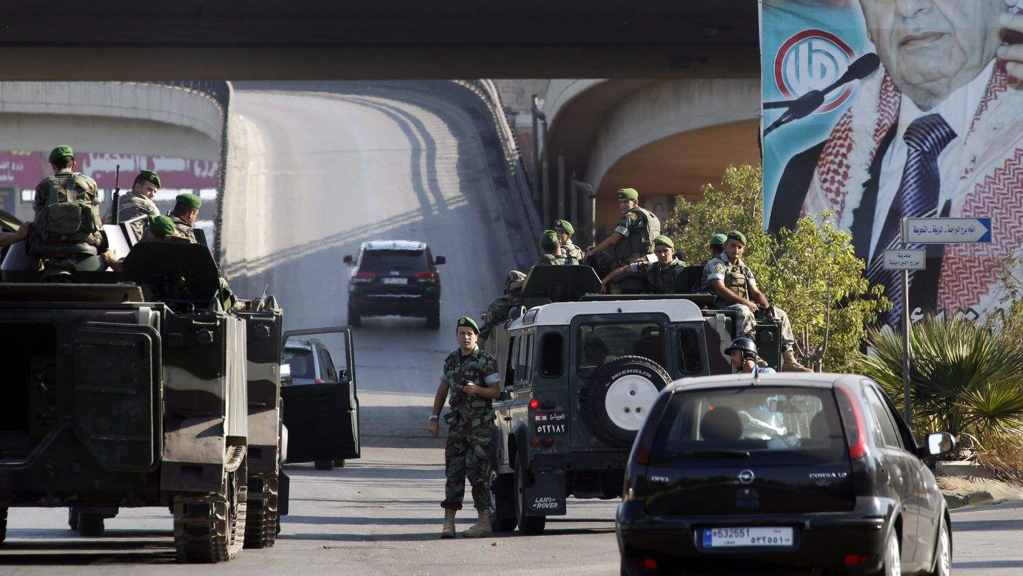 مداهمة مصنع "تزوير" في الضاحية الجنوبية مداهمة مصنع "تزوير" في الضاحية الجنوبية