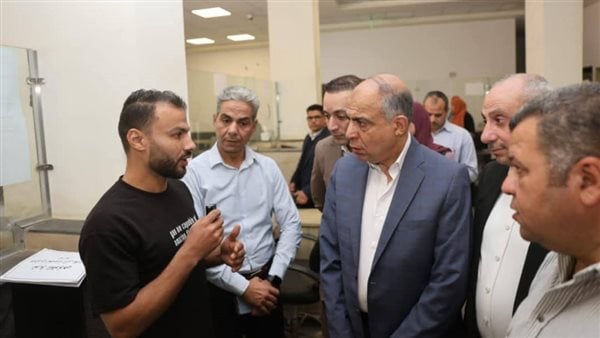 محافظ المنيا يشهد التشغيل التجريبي لمجمع خدمات أبا البلد بمركز مغاغة ويوجه بتزويده بخدمات إضافية محافظ المنيا يشهد التشغيل التجريبي لمجمع خدمات أبا البلد بمركز مغاغة ويوجه بتزويده بخدمات إضافية