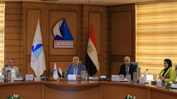 تعرف علي أهم قرارات مجلس عمداء جامعة كفر الشيخ لشهر أبريل 2025: تطوير التعليم والابتكار تعرف علي أهم قرارات مجلس عمداء جامعة كفر الشيخ لشهر أبريل 2025: تطوير التعليم والابتكار