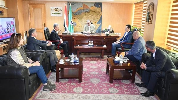 محافظ الفيوم يلتقي وفد شركة يازاكي اليابانية ويتفقدون الأعمال الانشائية لمصنع الضفائر الكهربائية للسيارات محافظ الفيوم يلتقي وفد شركة يازاكي اليابانية ويتفقدون الأعمال الانشائية لمصنع الضفائر الكهربائية للسيارات