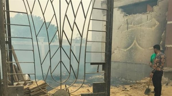 الدفع بـ 3 سيارات لإطفاء حريق نشب بالقرب من مديرية الرياضة بالمنيا الدفع بـ 3 سيارات لإطفاء حريق نشب بالقرب من مديرية الرياضة بالمنيا