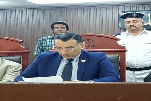 المؤبد لعامل أشعل النيران في منزل بشبرا الخيمة بـ«مولوتوف» المؤبد لعامل أشعل النيران في منزل بشبرا الخيمة بـ«مولوتوف»