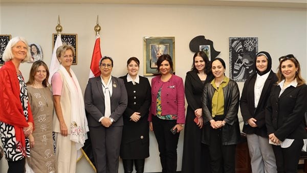 القومي للمرأة يستقبل رئيسة بعثة الاتحاد الأوروبي بمصر لبحث التعاون بين الجانبين القومي للمرأة يستقبل رئيسة بعثة الاتحاد الأوروبي بمصر لبحث التعاون بين الجانبين