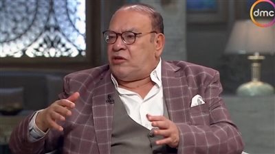 بعد إطلالته واعتماده على أصدقائه في حفل تكريمه.. صلاح عبد الله يرد على الذين انتقدوه