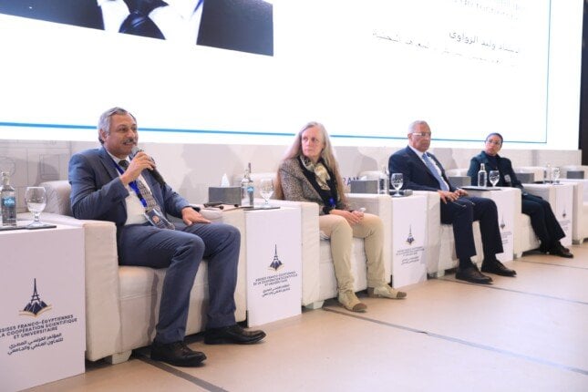 جلسة رفيعة المستوى تعزز التعاون البحثي بين مصر وفرنسا خلال زيارة ماكرون للقاهرة جلسة رفيعة المستوى تعزز التعاون البحثي بين مصر وفرنسا خلال زيارة ماكرون للقاهرة