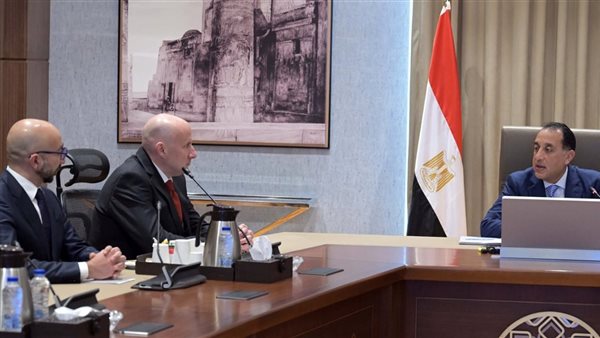 مدبولى يلتقي رئيس مجموعة “4iG” المجرية لمتابعة سبل التعاون المشتركة