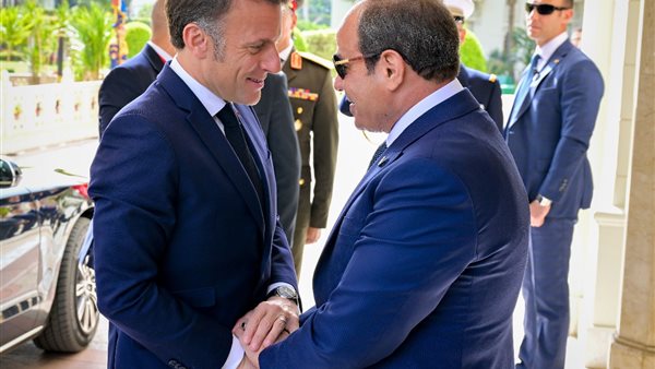 محافظ شمال سيناء: ماكرون بدا متأثرًا خلال زيارته للمصابين الفلسطينيين محافظ شمال سيناء: ماكرون بدا متأثرًا خلال زيارته للمصابين الفلسطينيين