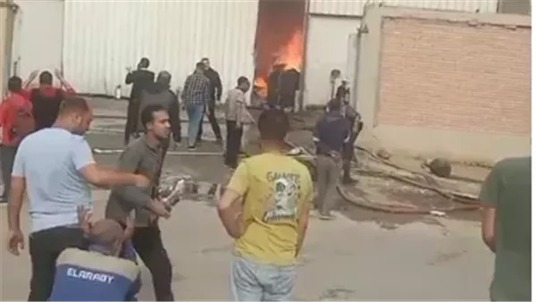 بسبب ماس كهربائي.. السيطرة على حريق سوبر ماركت في الفيوم