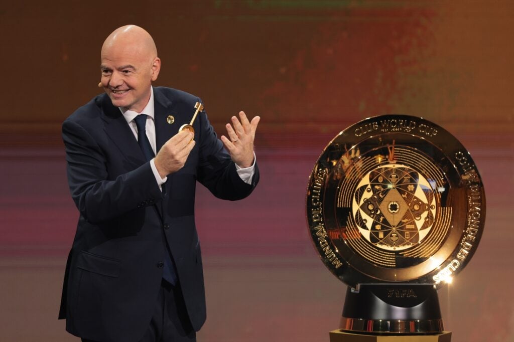 فيفا ينظم ندوات لتحضير الكادر التحكيمي لبطولة كأس العالم للأندية بشكلها الجديد فيفا ينظم ندوات لتحضير الكادر التحكيمي لبطولة كأس العالم للأندية بشكلها الجديد