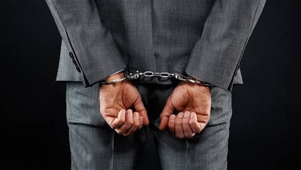 ضبط رجل أعمال بالقاهرة الجديدة بتهمة النصب على المواطنين في ملايين الجنيهات ضبط رجل أعمال بالقاهرة الجديدة بتهمة النصب على المواطنين في ملايين الجنيهات