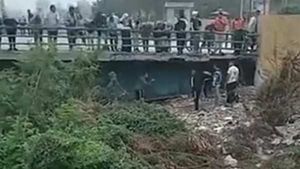 الأمن يفحص واقعة فيديو متداول لمزاعم اختطاف فتاة من 5 أشخاص بالإسماعيلية الأمن يفحص واقعة فيديو متداول لمزاعم اختطاف فتاة من 5 أشخاص بالإسماعيلية