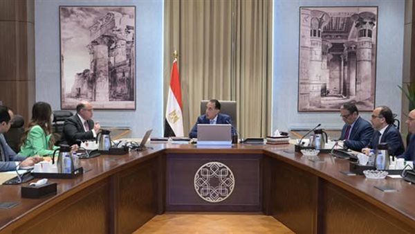رئيس الوزراء يلتقي رئيس هيئة الرقابة المالية لاستعراض عدد من ملفات الهيئة رئيس الوزراء يلتقي رئيس هيئة الرقابة المالية لاستعراض عدد من ملفات الهيئة