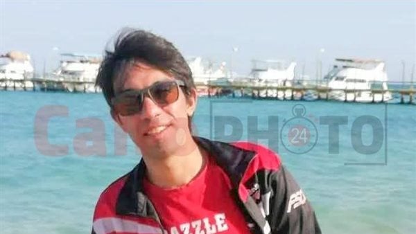كان عائدًا من العمل.. ننشر الصور الأولى لضحية دهس نجل الفنان محسن منصور بالطريق الدائري كان عائدًا من العمل.. ننشر الصور الأولى لضحية دهس نجل الفنان محسن منصور بالطريق الدائري