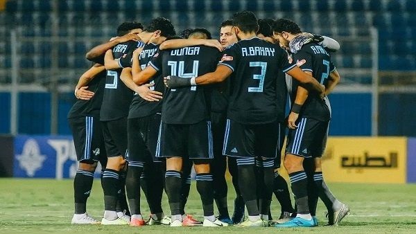 استفزازات وألعاب نارية.. الجيش الملكي ينقلب على بيراميدز استفزازات وألعاب نارية.. الجيش الملكي ينقلب على بيراميدز