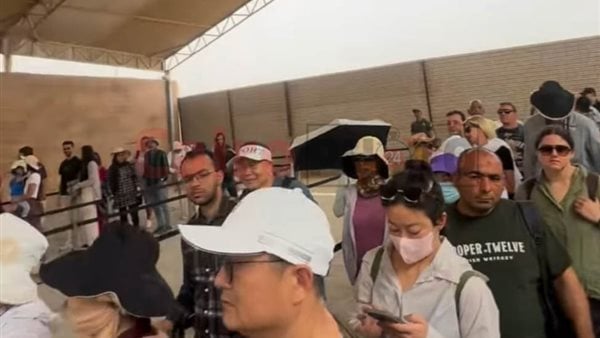بعد نشر القاهرة 24.. السياحة: نتابع تشغيل منطقة أهرامات الجيزة أولًا بأول للعمل على تلافي أي سلبيات بعد نشر القاهرة 24.. السياحة: نتابع تشغيل منطقة أهرامات الجيزة أولًا بأول للعمل على تلافي أي سلبيات